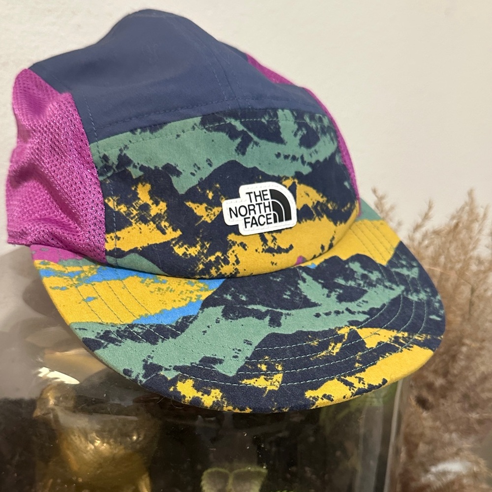 NEW North Face Colorful Adventure hat